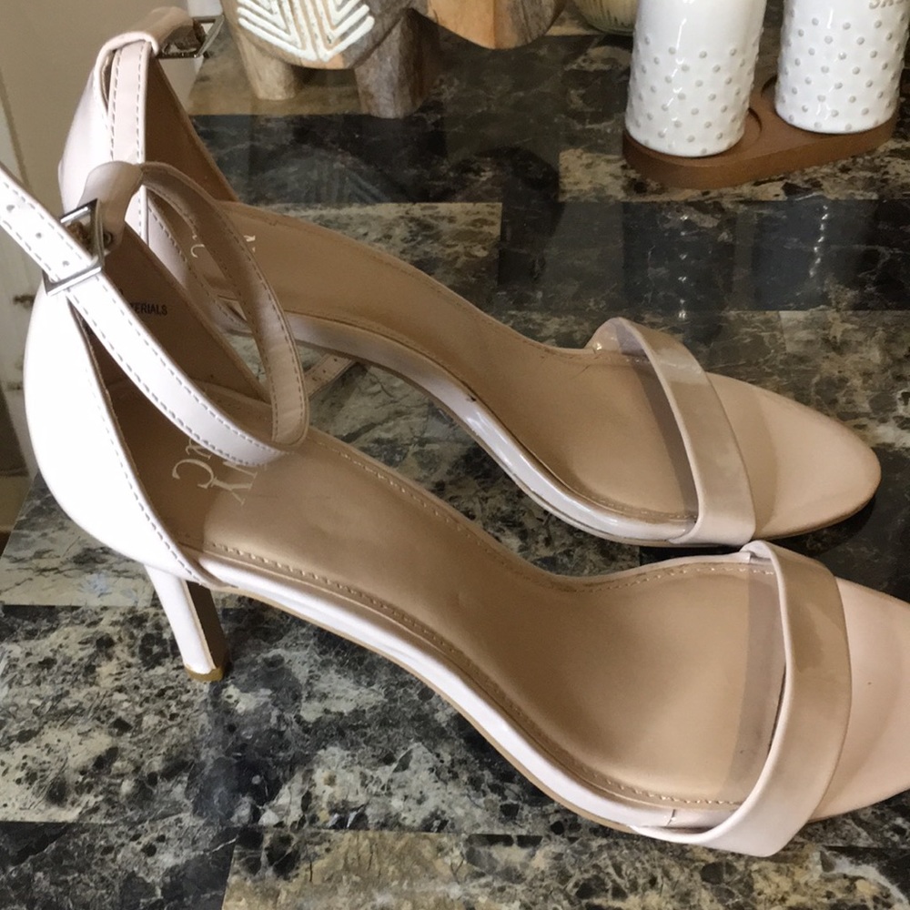 Heels - Picture 2 of 3